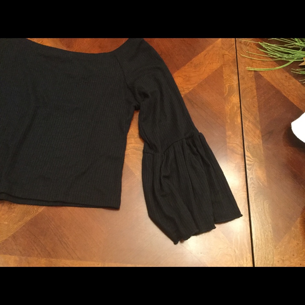 Forever 21, Large, Black off shoulder lightweight crop sweater